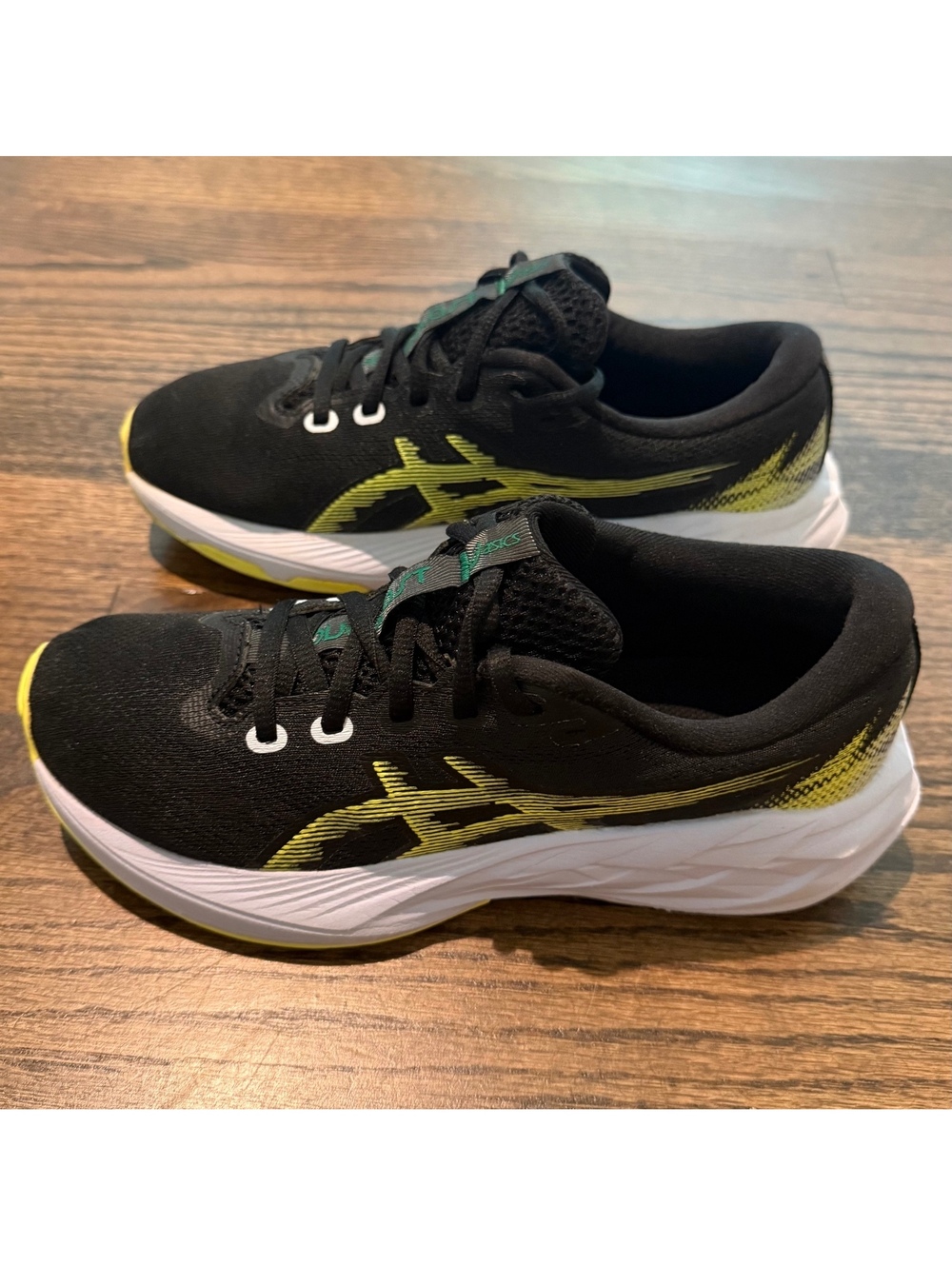 Asics Novablast 5 Gs Black/Citron White & Yellow Running Shoes Size 5